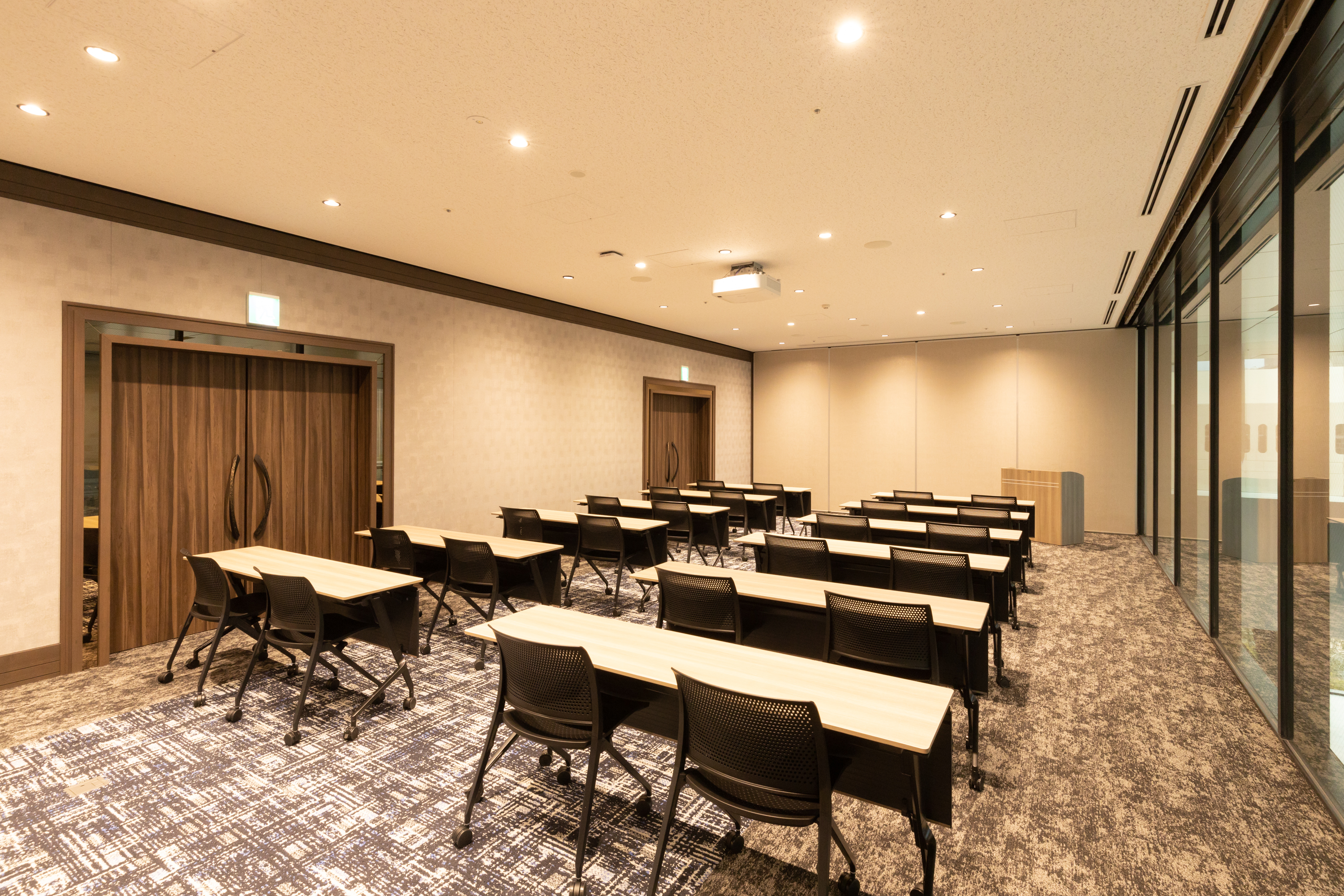 Dialogue Room1