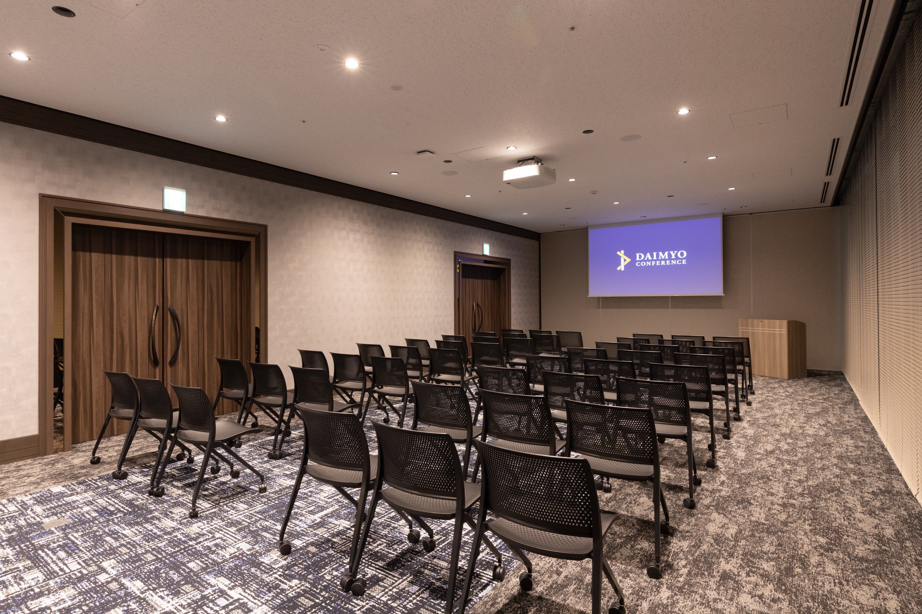 Dialogue Room1