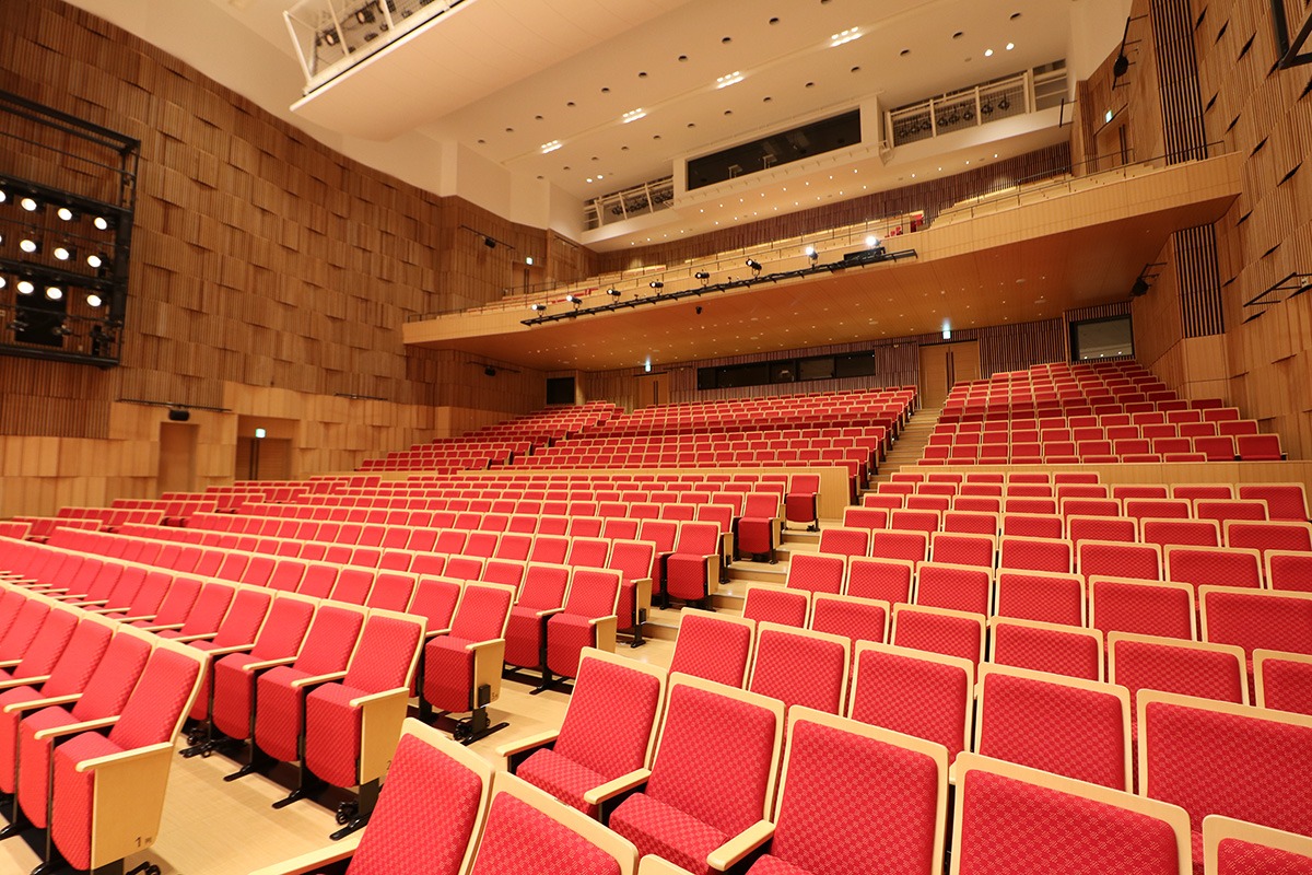 埼玉県 秩父宮記念市民会館 大ホール フォレスタ6